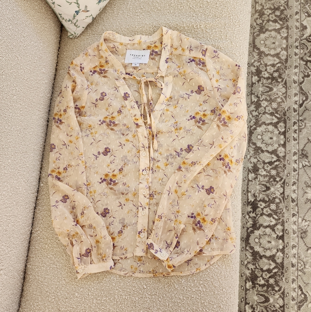 The Shirt By Rochelle Behrens Floral Top🤍